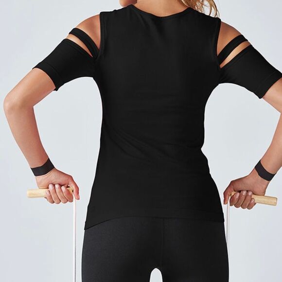 NWT Fabletics Dove Seamless Cutout Tee Black Sz M Activewear Top Versatile - Picture 2 of 6